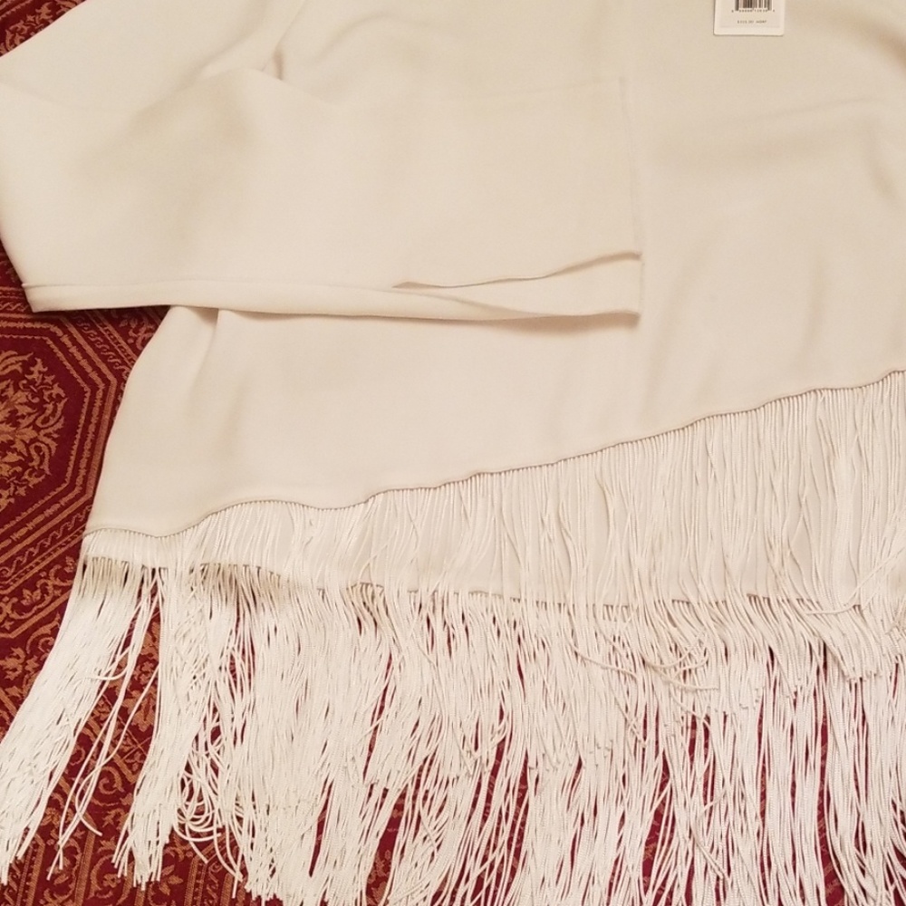 Nwt Elizabeth and James crepe fringe top - Picture 4 of 8